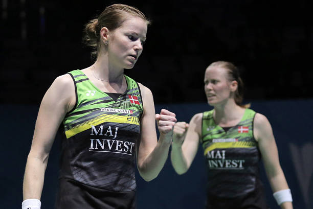 轻量 vs 重拍?100元预算如何选到适合自己的羽毛球拍