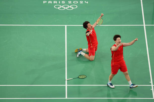 羽毛球运动入门指南:规则、装备与基本技巧