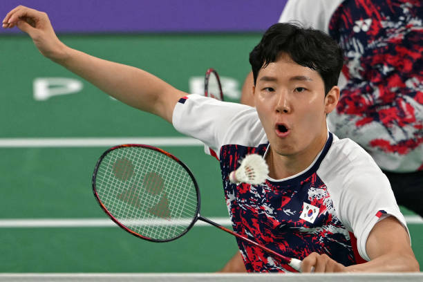 羽毛球拍重量解析:4U4和4U5的适用人群对比