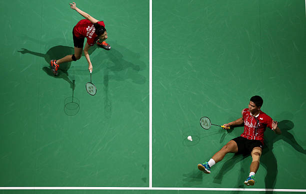 羽毛球进阶必学：高远球击球点的科学调整方法