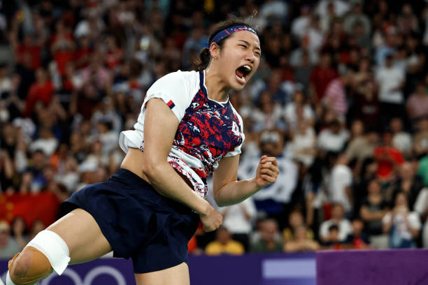 羽毛球发球不得超过15米,违例判罚标准解读