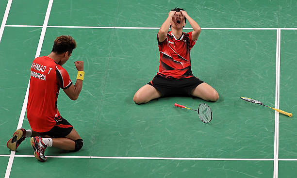 羽毛球扣杀必学秘籍:提高速度与精准度的关键要点