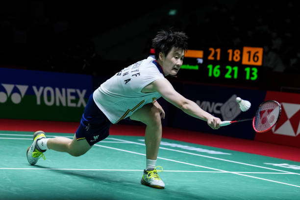 尤尼克斯哪款羽毛球拍最适合初学者?性价比分析