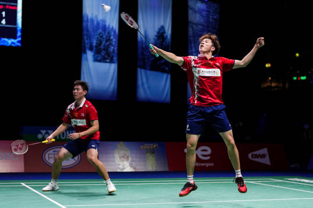 李宁和尤尼克斯羽毛球拍实测:哪款性价比更高?