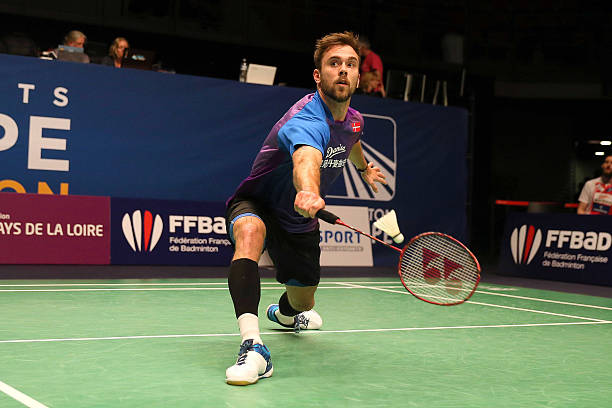 亚狮龙羽毛球10的耐用性实测:能打多少场?