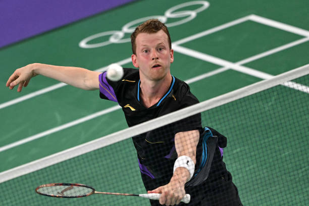 羽毛球单打VS双打边界对比：别再混淆了！