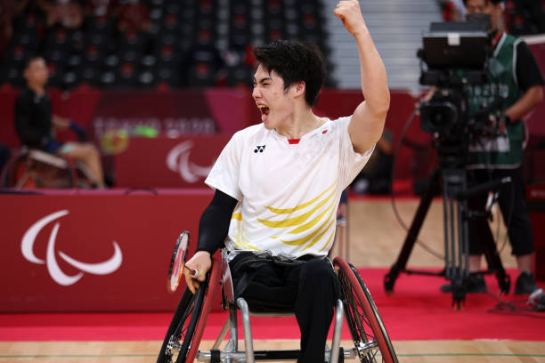 专业解析:亚狮龙羽毛球号数背后的材质与工艺差异