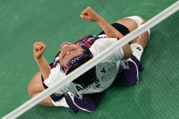 羽毛球发球姿势的力学原理:如何提升发球威力?