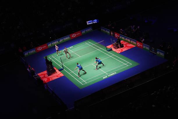 为什么职业选手不用训练拍？专业拍的优势在哪里？