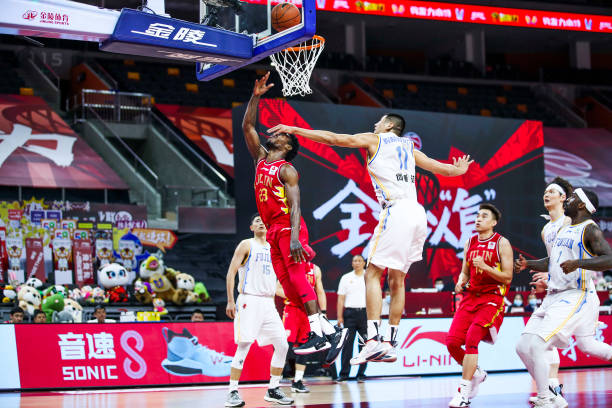 篮球板下沿高度对比赛的影响:为何标准如此重要?