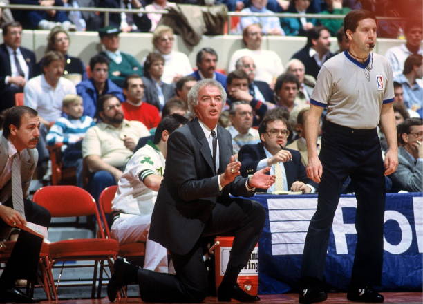 篮球位置详解:从控球后卫到中锋的1-5号位职责