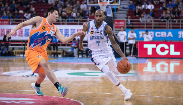 篮球防守技巧:盖帽的专业术语解析