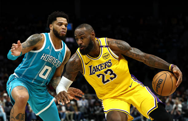 篮球暂停规则详解:何时可以叫停比赛?