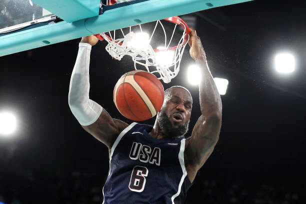 NBA黑白赛事直播：怀旧与激情的完美结合