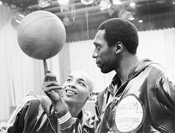 篮球上篮技巧图解:视频教程助你提升得分能力