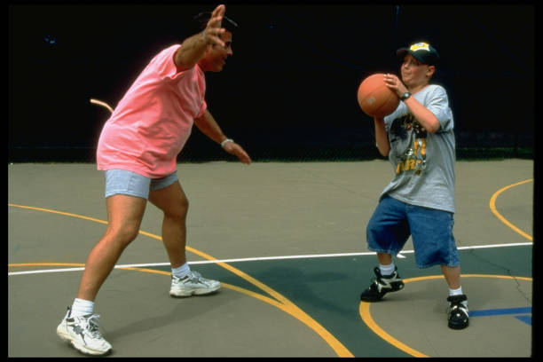 杜兰特对阵火箭时腿部受伤,究竟是哪条腿?