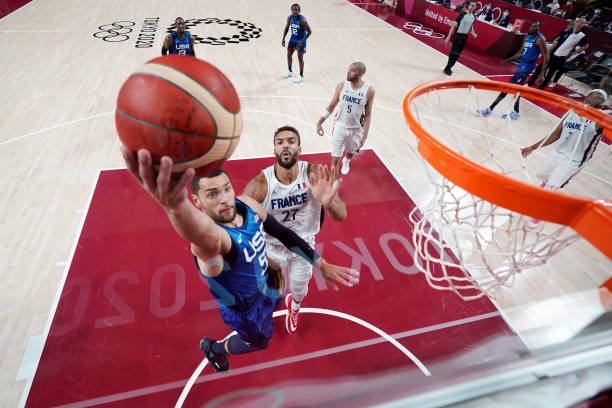 防守反击阵型篮球视频集锦:精彩瞬间与战术执行分析