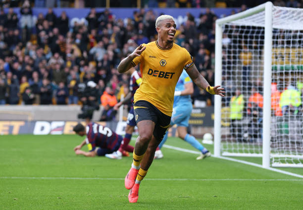 德甲冬窗转会盘点:豪门豪掷千金,哪些引援最值得期待?