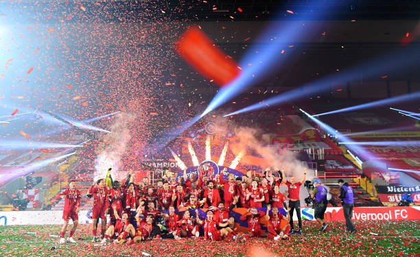 从规则到实践:任意球人墙距离的步数计算方法