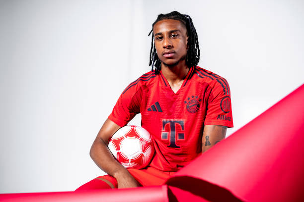 FIFA足球世界2021球员推荐：速度型边锋最强阵容搭配