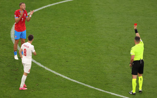 从欧洲杯看足球赛事周期:球迷必知的赛制知识