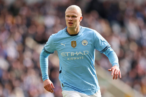 马拉多纳评C罗射门:天赋与努力的极致体现