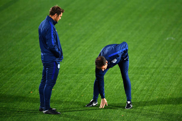 足球防守反击战术解析:5种高效阵型盘点