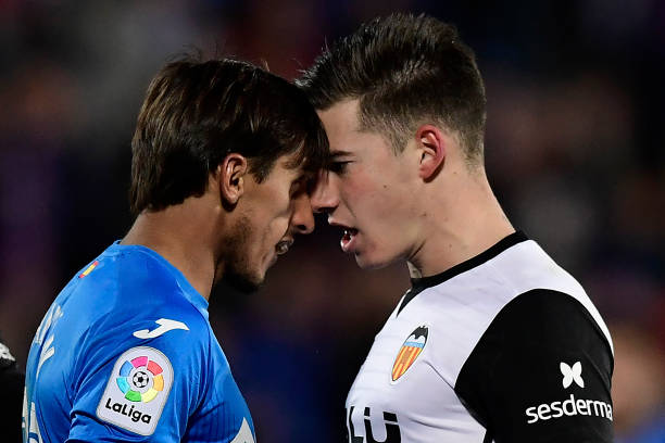 “推”出死角：详解脚弓射门的触球部位与发力技巧