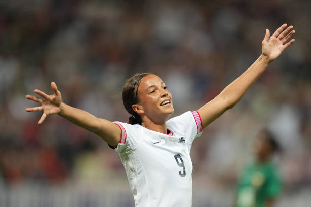 从土豪到豪门:曼城欧冠夺冠标志着足球新王朝的诞生