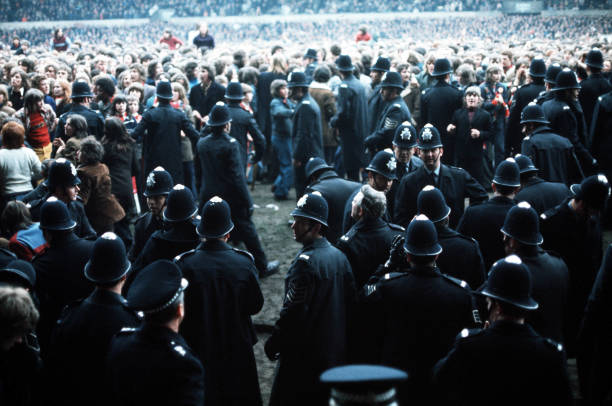 (风格:聚焦于最常见的得分方式——头球)