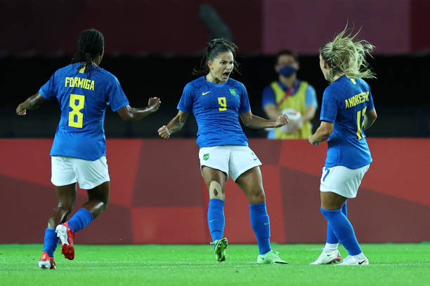 点球规则在不同足球联赛中的差异:国际足联 vs. 地方规则