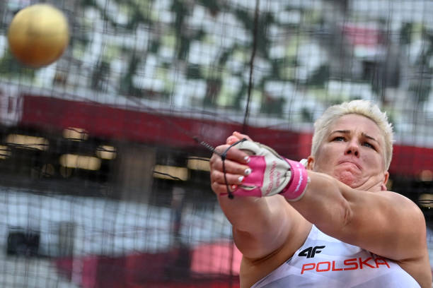 短跑终点冲刺技巧:完美冲线与减速方法