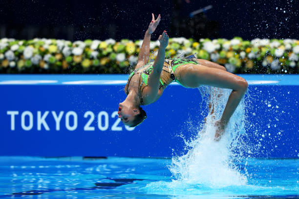 游泳教练证报名费一年多少钱?考证必备费用指南