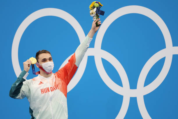 蛙泳换气的科学原理:为什么正确呼吸能游得更远更轻松