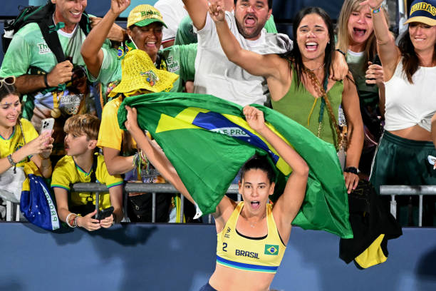 排球规则解析:哪些身体部位不能击球?