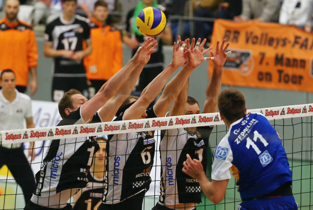 从基础到进阶:掌握排球一传和二传的技术要点