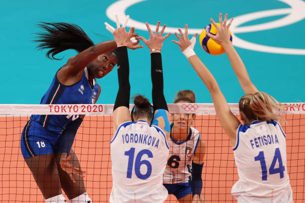 排球轮转技巧:如何高效轮转并保持防守阵型