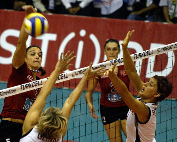 郎平年龄多少?中国女排功勋教练的成长故事