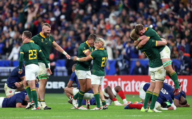 皮普保罗与克劳迪娅·莱蒂：巴西世界杯主题曲的双重魅力